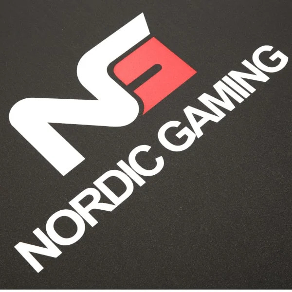Nordic Gaming Guardian stoleunderlag. 120x100cm. Sort/Rød. Nordic Gaming Guardian stoleunderlag. 120x100cm. Sort/Rød. - Billede 3