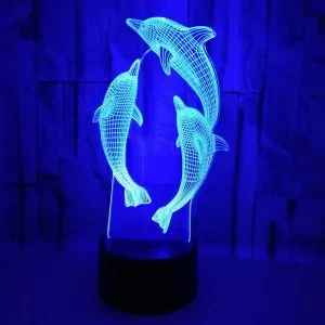 Delfin 3D lampe. 3 flotte delfiner. Farveskift mellem 7 farver. Delfin 3D lampe. 3 flotte delfiner. Farveskift mellem 7 farver.