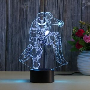 Iron Man 3D lampe. Farveskift mellem 7 farver. Iron Man 3D lampe. Farveskift mellem 7 farver.