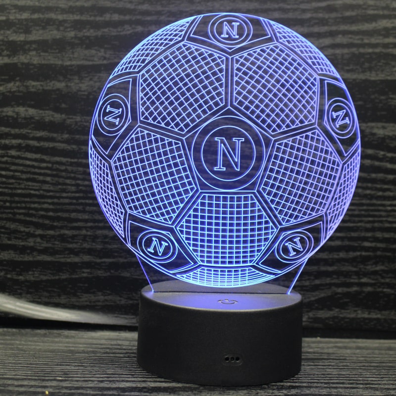 Napoli 3D lampe. Fodbold. Farveskift mellem 7 farver. Napoli 3D lampe. Fodbold. Farveskift mellem 7 farver.