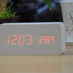 LED vækkeur i træ-design. Hvid. Mobil, PC og tablet tilbehør