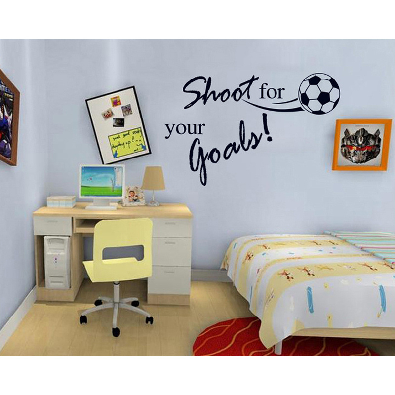 Fodbold wallsticker. Flyvende Fodbold - Shoot For Your Goals. 60x80cm. Fodbold wallsticker. Flyvende Fodbold - Shoot For Your Goals. 60x80cm. - Billede 2