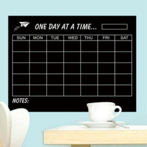 Wallsticker tavle. Ugekalender til kridt. Inkl kridt. 60x45cm. Mobil, PC og tablet tilbehør